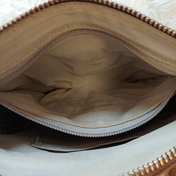 Roots brown Tribe leather crossbody bag (small) made in Canada 🇨🇦 - Picture 11 of 13